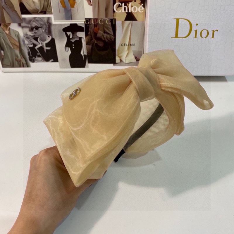 CHRISTIAN DIOR